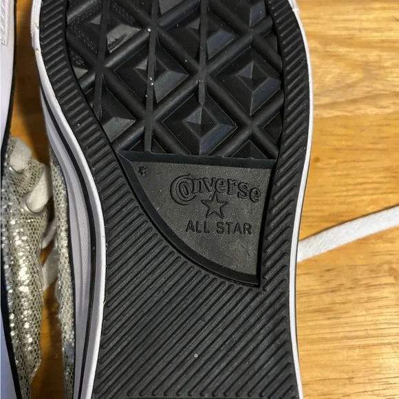 Converse Shimmering Silver Low-Tops - Picture 7 of 7